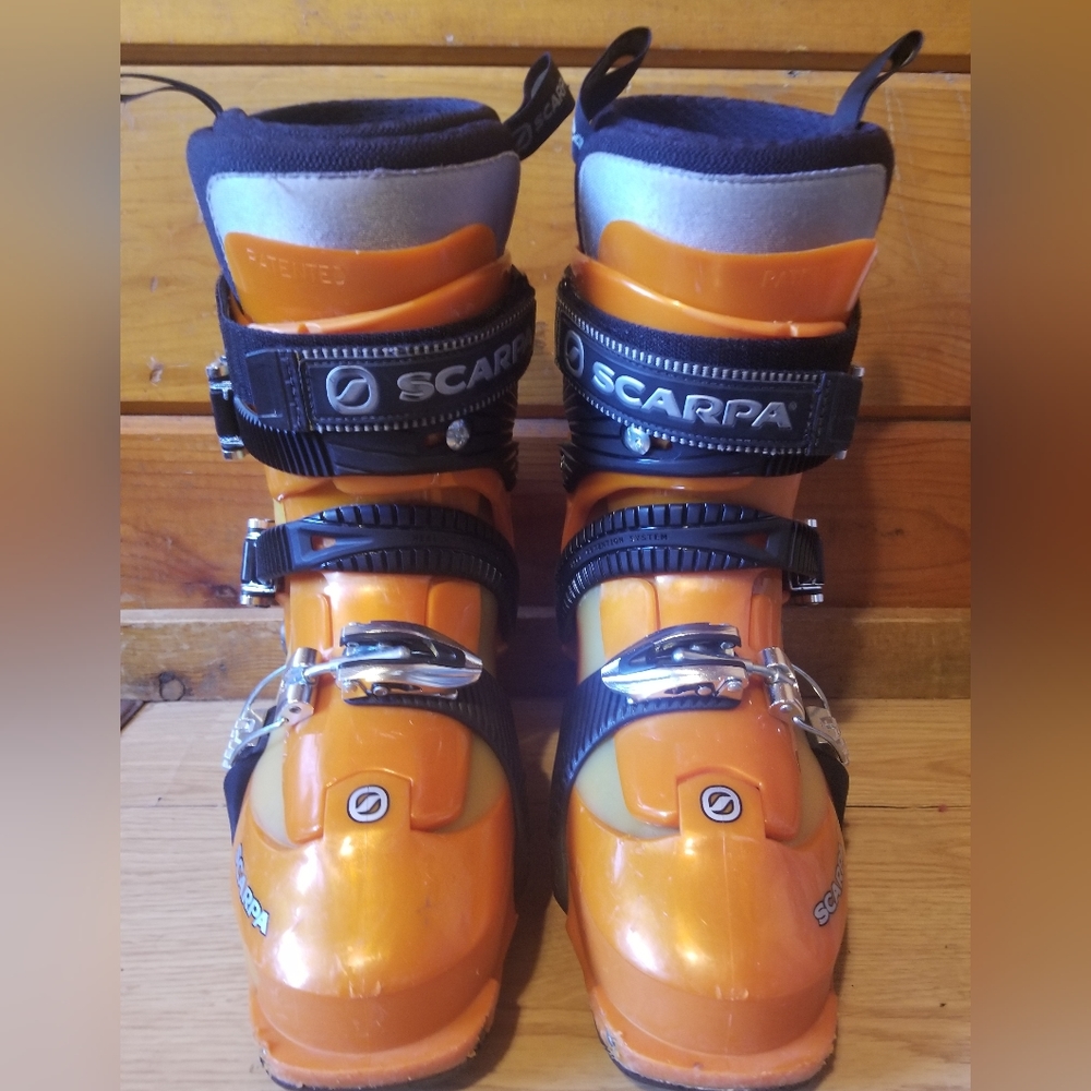 Size 25.5 Scarpa AT ski boots